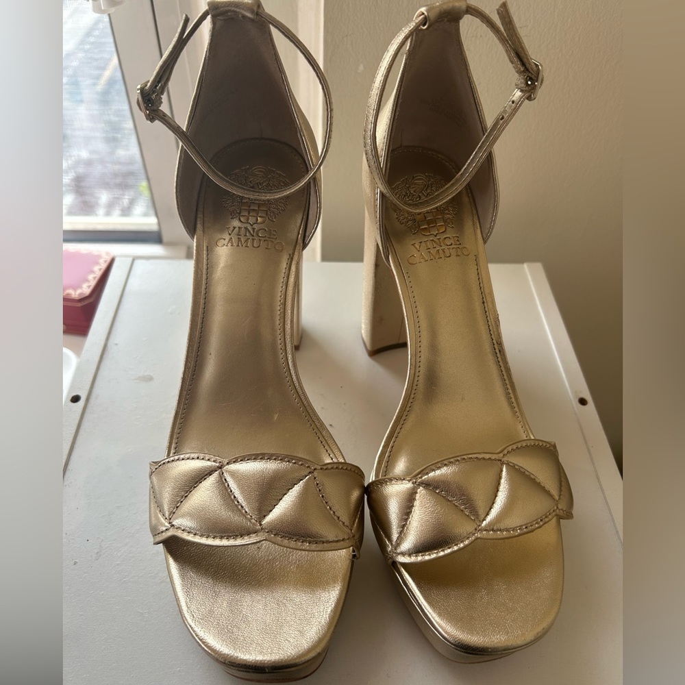 Vince Camuto Women's Mahgs Platform Sandal Heeled